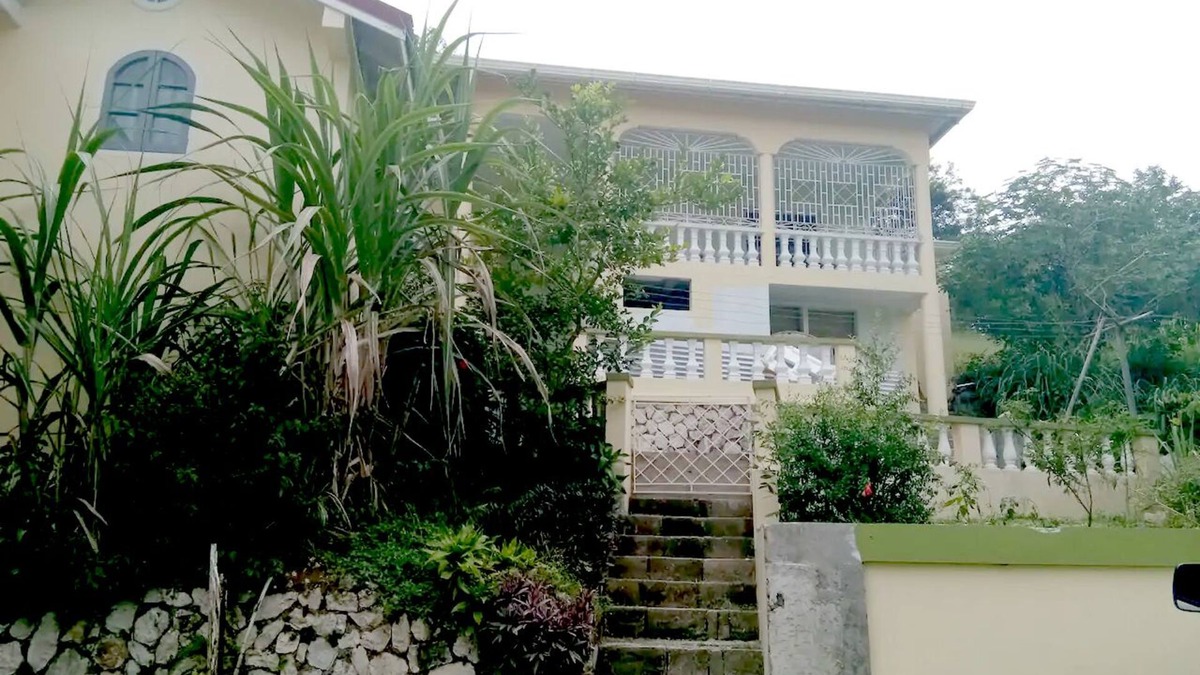 Epworth House | Holiday Hideaway- Ocho Rios
