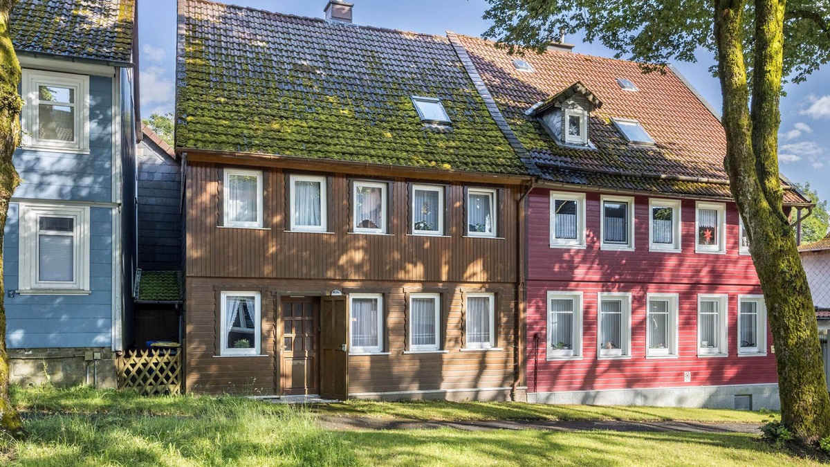 Clausthal-Zellerfeld House | Holiday Home 'Bergmannsruh' with Shared Terrace and Wi-Fi