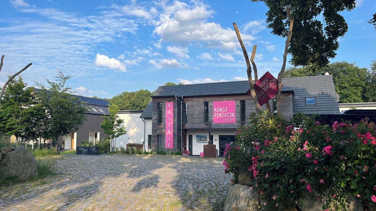 Basthorst House | Holiday house at the lake *Pets*Art*Raft* Golf *Bathing lake*Canoe*Idyll