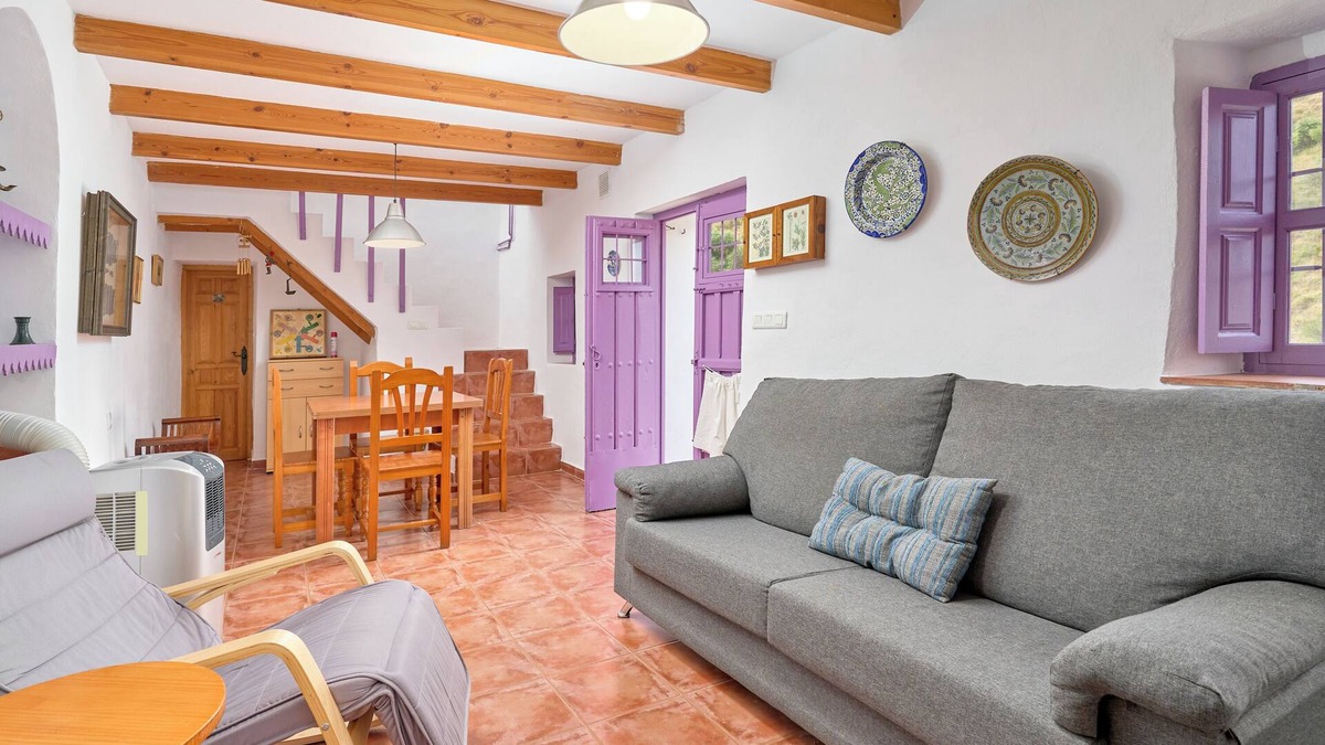 Canillas de Aceituno House | Holiday Home 'Casa Rural El Tesillo' with Mountain View and Wi-Fi