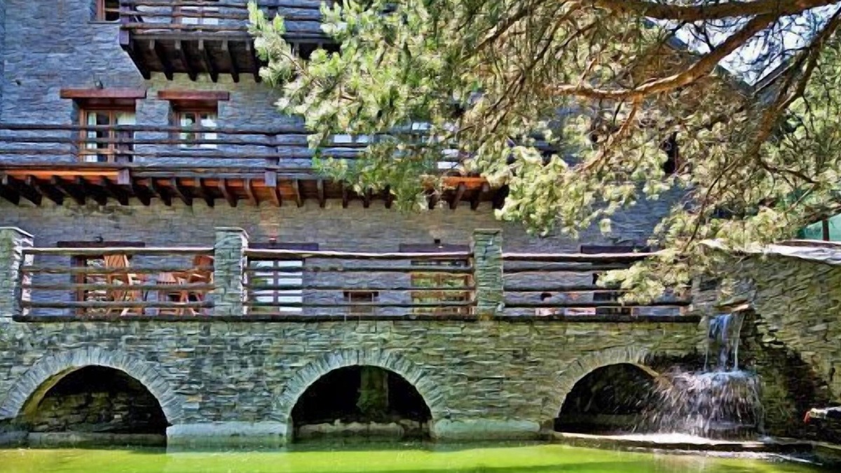 Condemios de Arriba Hotel | Holiday home El Refugio del Alto Rey for 35 people