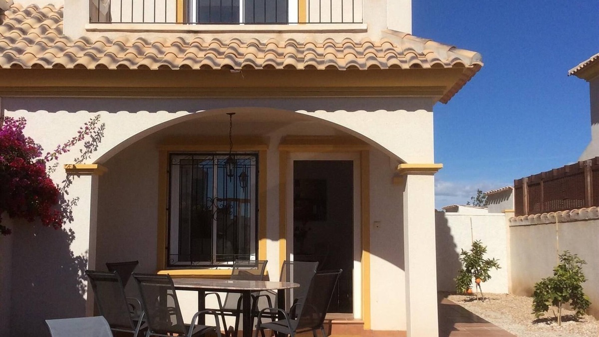 Pilar de la Horadada House | Holiday Home 'Relax Inn' with Sea View, Shared Pool & Wi-Fi