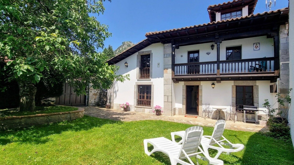 La Pereda House | Holiday home Dario