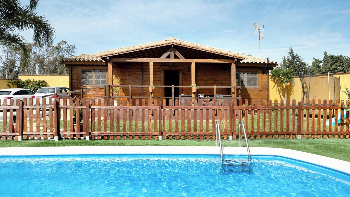 San Ambrosio House | Holiday Home 'La Cabaña' with Pool, Private Garden, and Wi-Fi