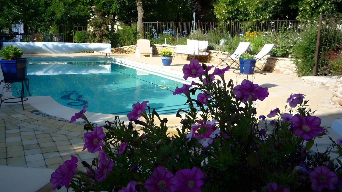Chateauneuf-du-Rhone House | Holiday Home 'La Bastide De La Coda' with Wi-Fi