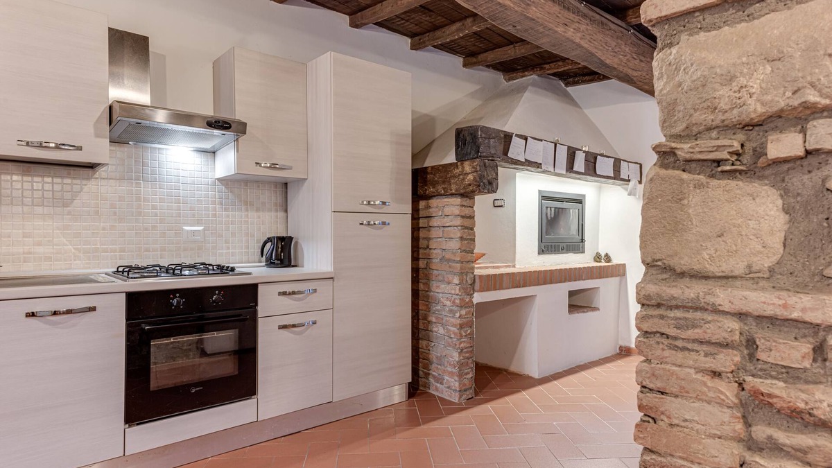 Barberino di Mugello House | Holiday Home 'Antica Dimora Di Laura' with Mountain View, Private Garden and Wi-Fi