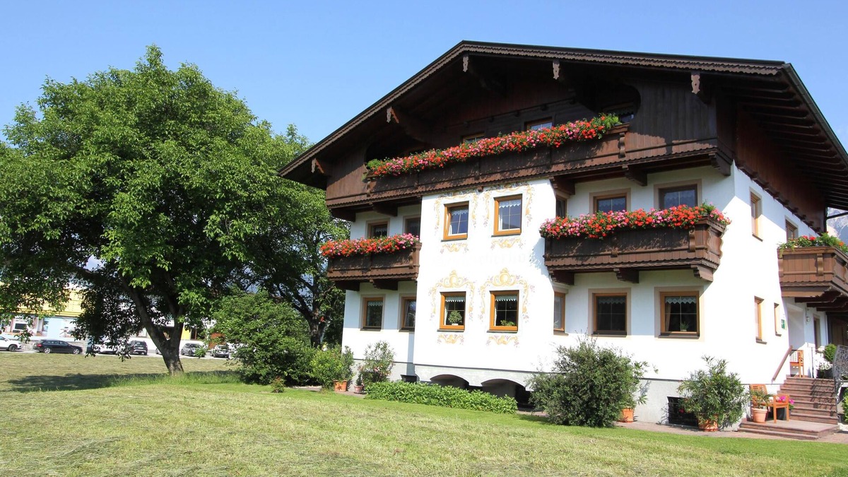 Strass im Zillertal Apartment | Holiday home on an organic farm