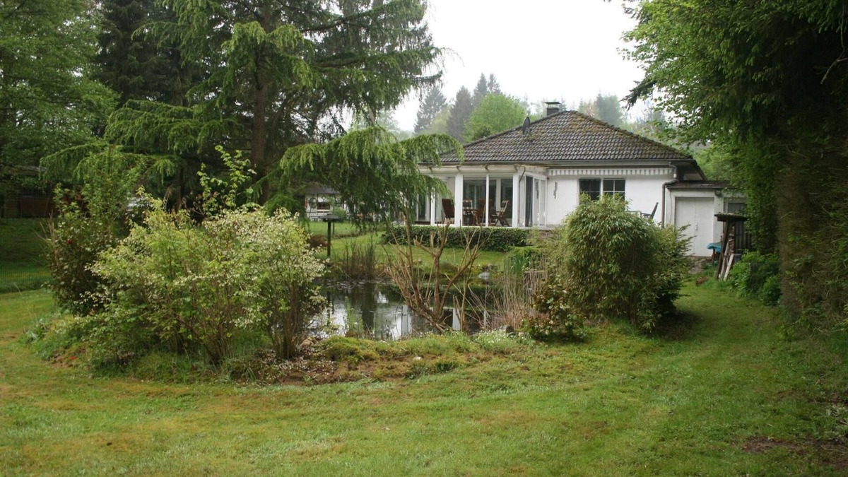 Dedenborn House | Holiday Home 'Haus Am Rurufer' with Private Terrace and Wi-Fi