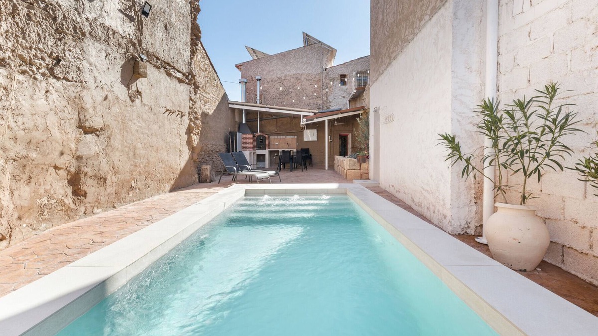 Caravaca de la Cruz House | Holiday Home "Casa Moya" with Mountain View, Private Pool & Wi-Fi