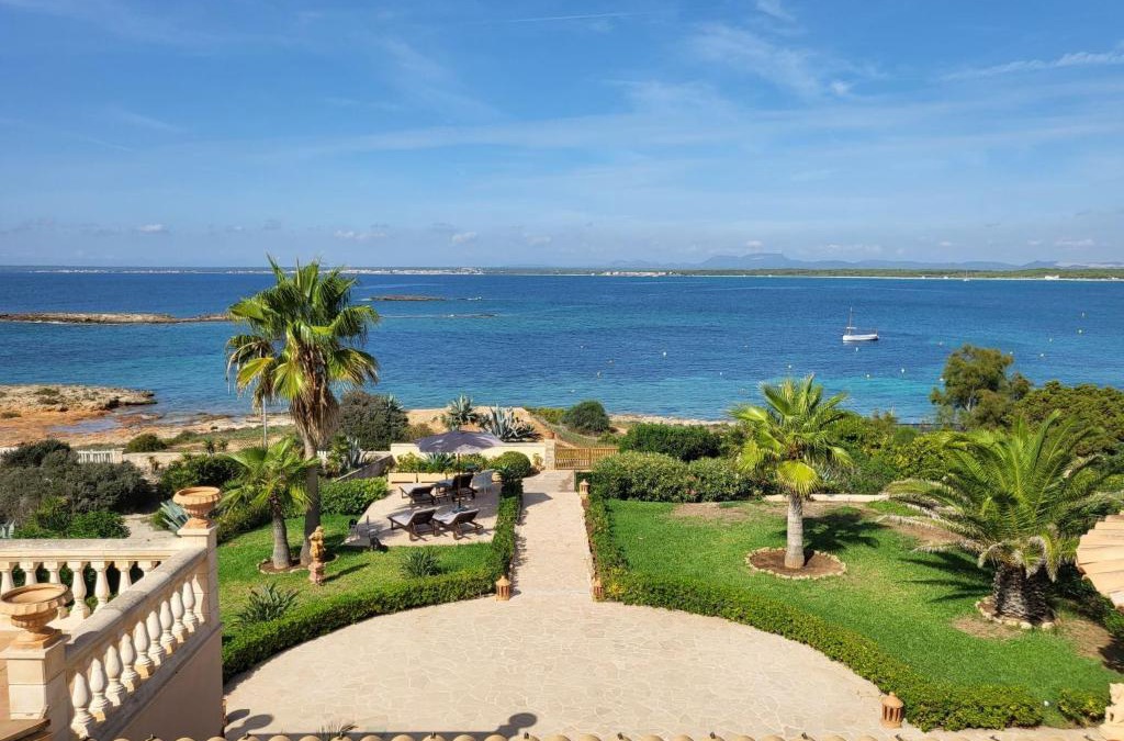 Colonia Sant Jordi House | Holiday Home Las Gaviotas Style & Charm by Interhome