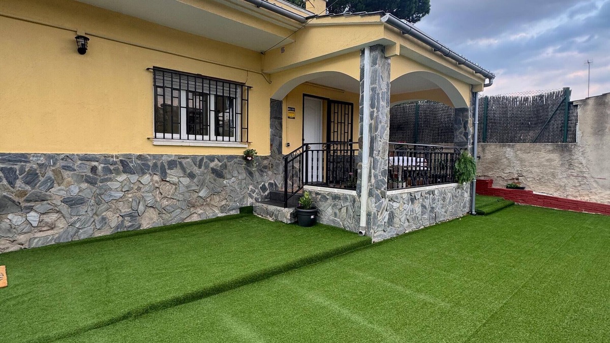 Macanet de la Selva House | Holiday Home 'Can Dornena Refugio Con Encanto' with Mountain View, Wi-Fi and Air Conditioning