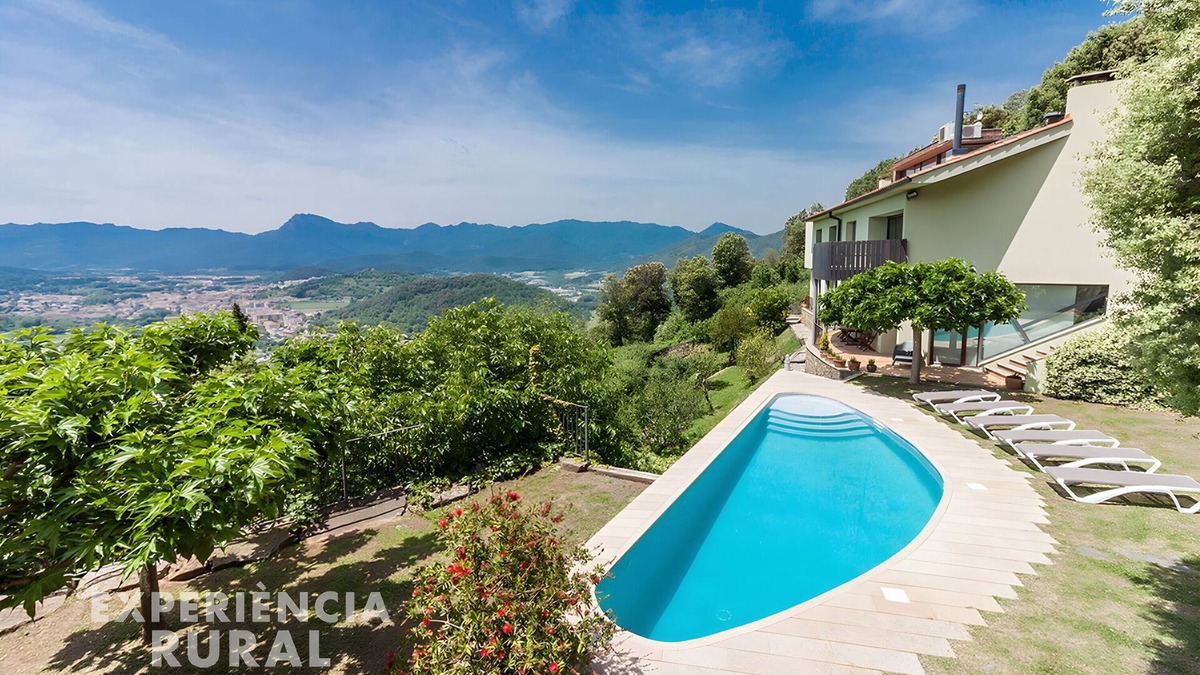 Sant Joan les Fonts House | Holiday Home 'D'Aiguanegra' with Mountain View, Wi-Fi and Air Conditioning