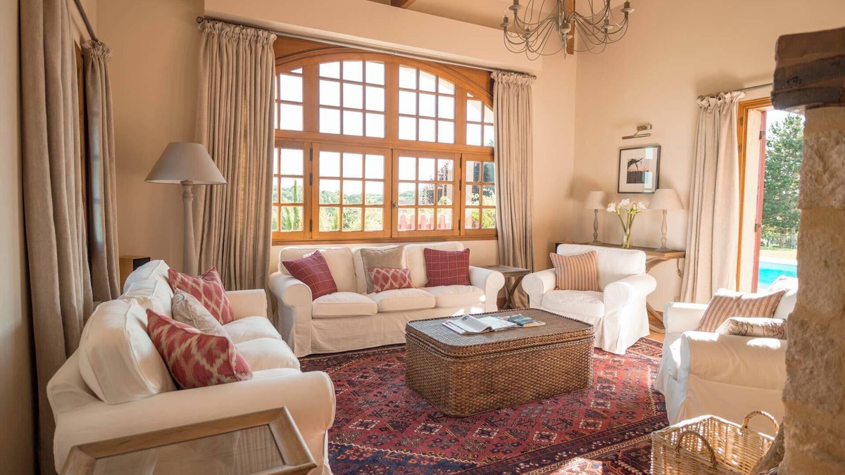 Villeneuve-de-Duras House | Holiday Home 'La Maison' with Heated Pool, Garden & Wi-Fi