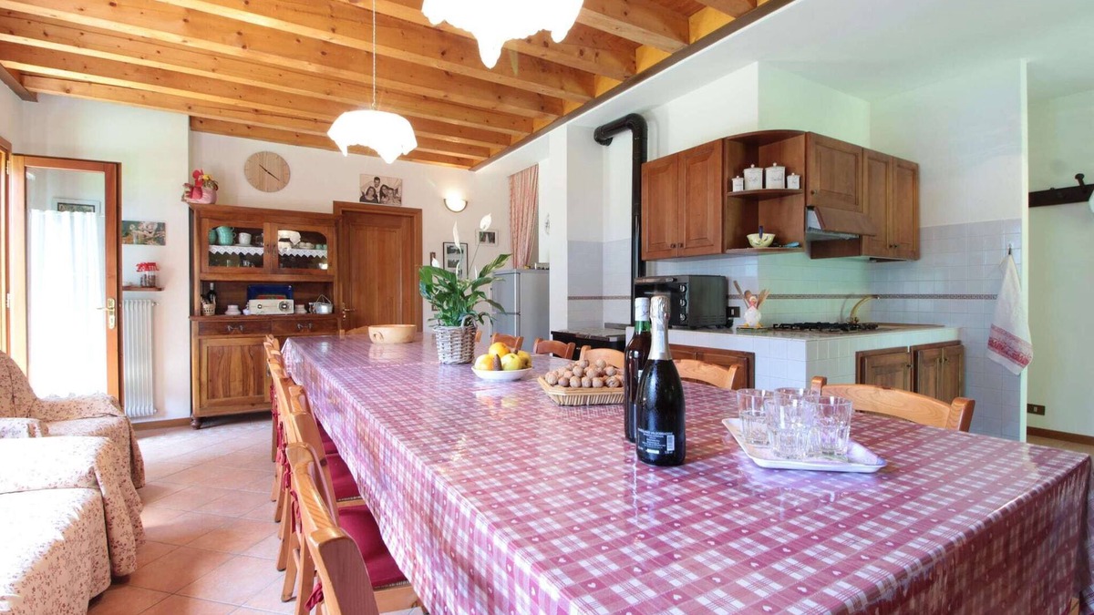 Cison di Valmarino House | Holiday Home in Cison with Mountain Views