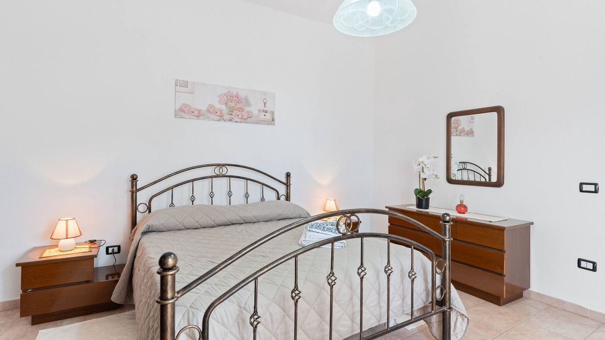 Scano di Montiferro House | Holiday Home 'Mari E Monti' with Sea View, Wi-Fi and Air Conditioning