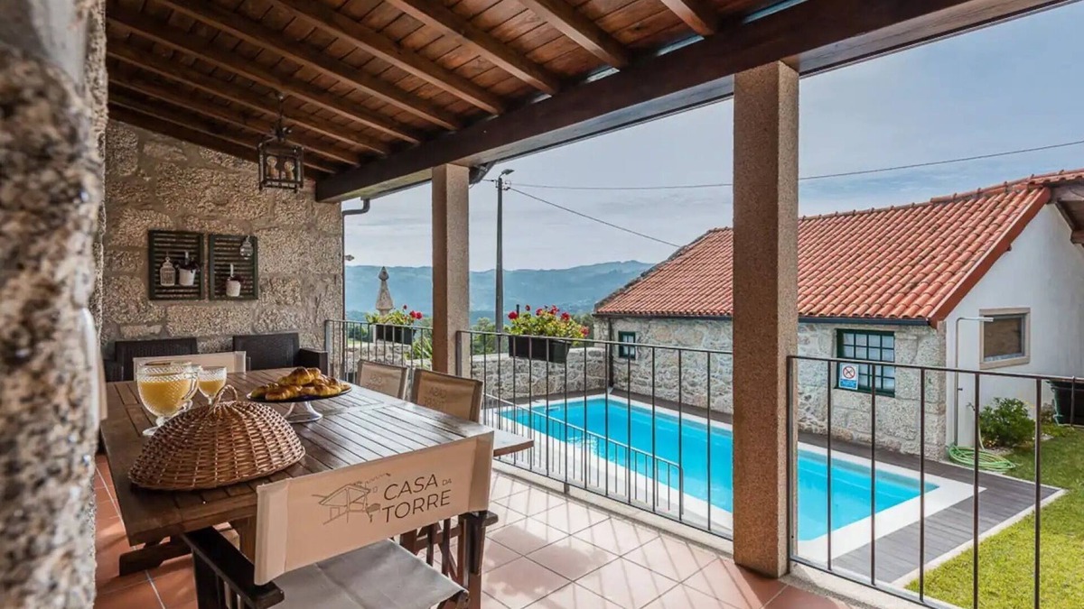 Cabeceiras de Basto House | Holiday Home 'Casa Torre - Paraíso Norte Portugal' with Mountain View, Wi-Fi and Air Conditioning