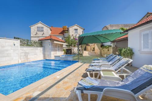 Skrip House | Holiday home Škrika