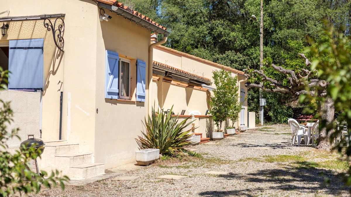 Reynes House | Holiday Home 1 with Mountain View, Air Conditioning
