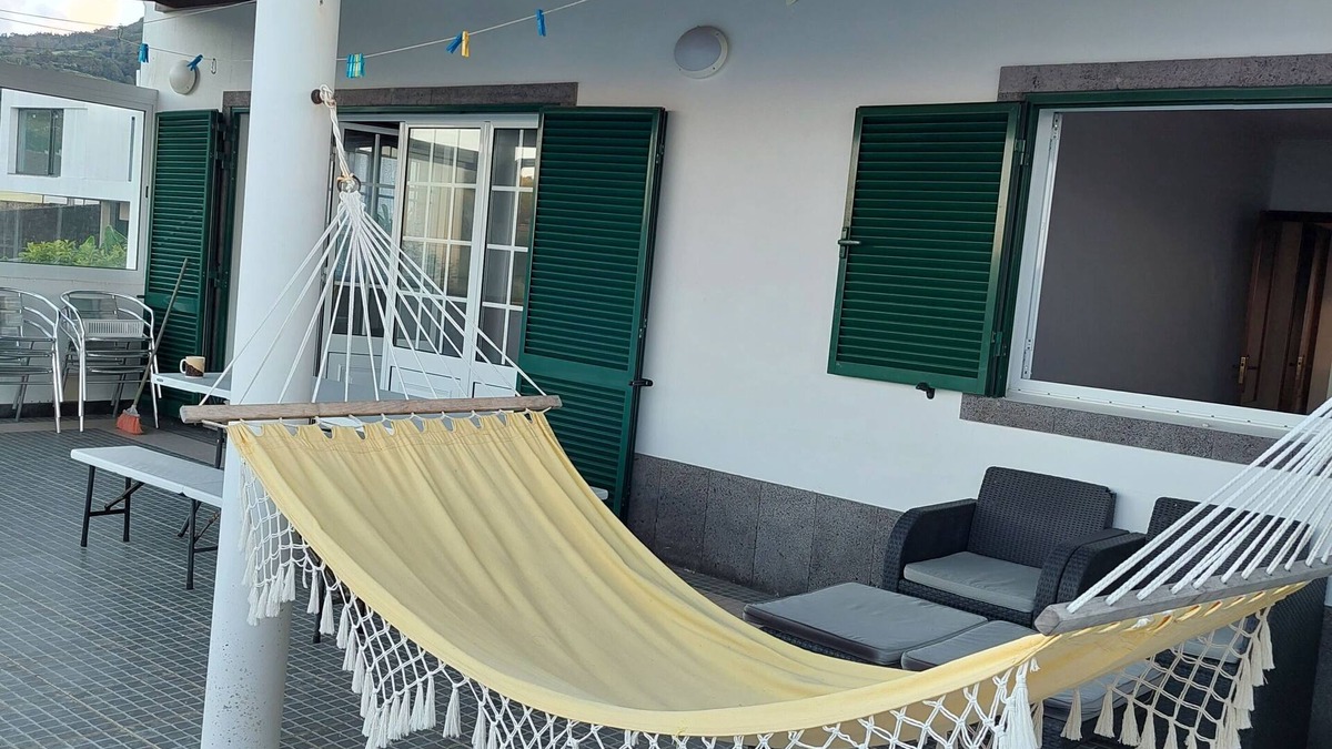 Ribeira Cha House | Holiday Home 2 Minutes from the Beach and Close to Major Tourist Attractions!
