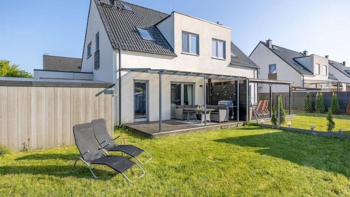 Trzesacz House | Holiday home, 3 bedrooms, private garden