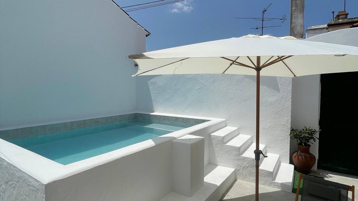 Vila de Frades House | Holiday Home 'A Casa Dos Raminhos' with Private Pool and Terrace