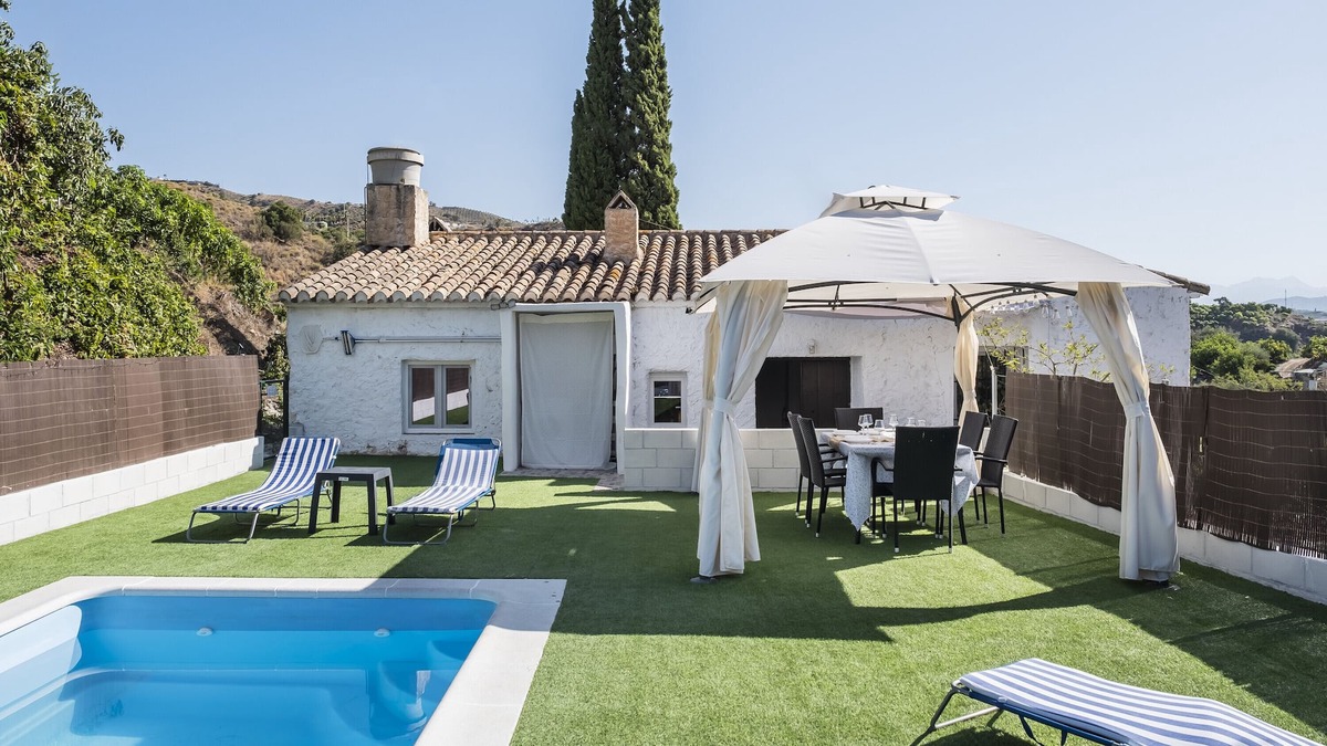 Almachar House | Holiday Home 'Abuela Antonia' with Mountain View, Private Pool and Wi-Fi