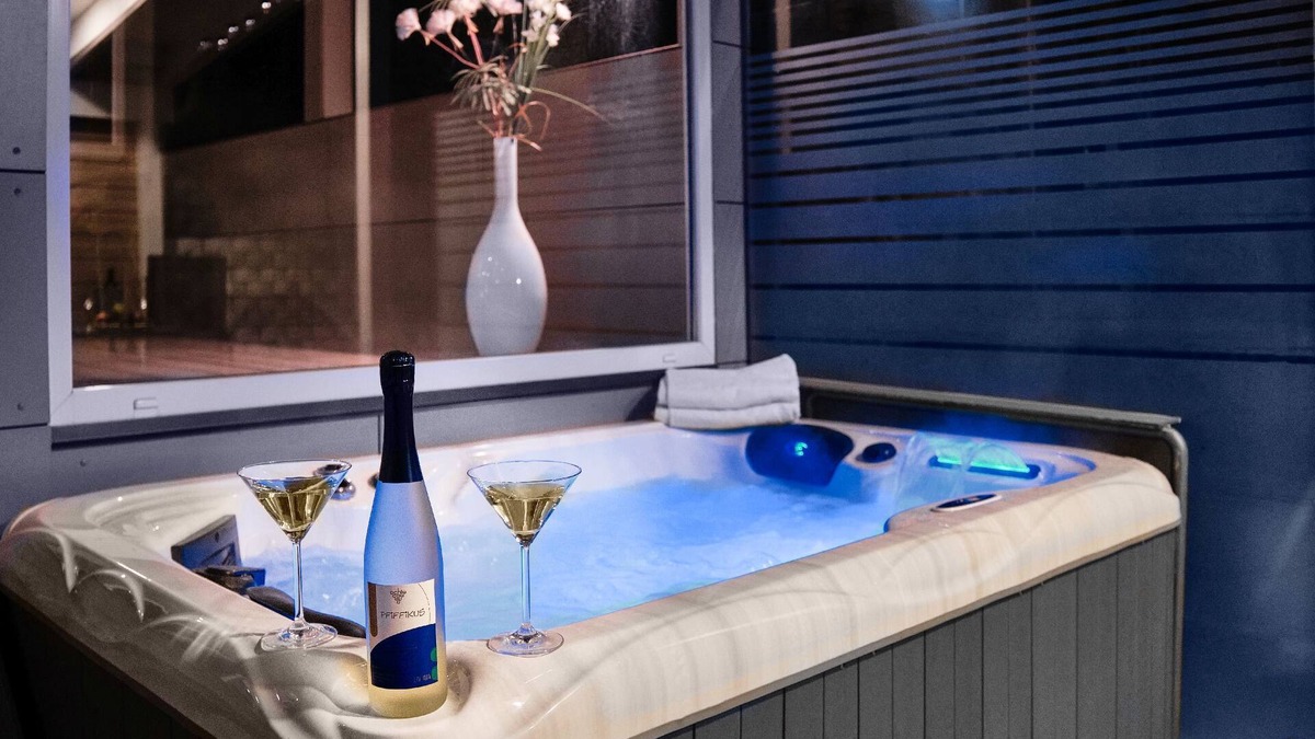 Wehingen House | Holiday Home 'Am Millibach' with Private Terrace, Private Garden and Wi-Fi