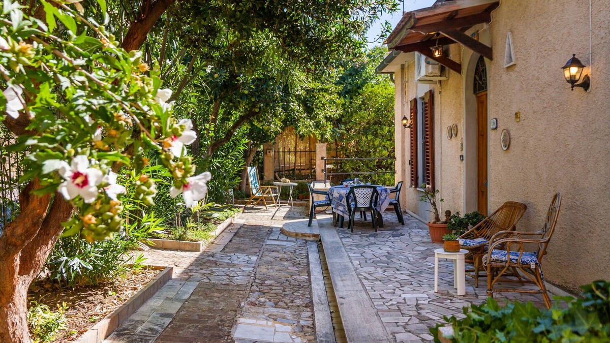 Montemassi House | Holiday Home 'Amazing Tuscany Window' with Sea View, Wi-Fi and Air Conditioning