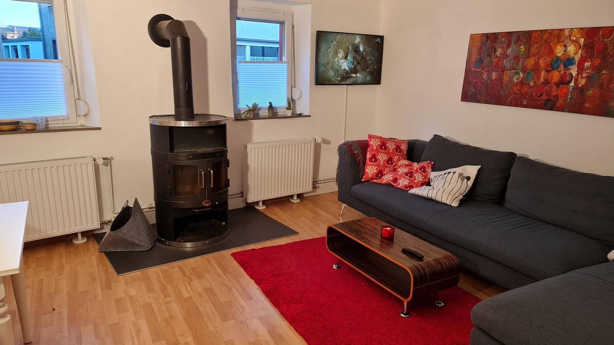 Langel House | Holiday Home 'Amazing location on the Rhine River' with Garden, Terrace & Wi-Fi