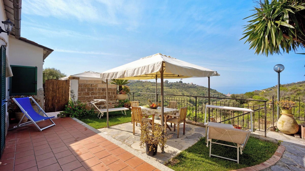 Pompeiana House | Holiday Home Angolo del Mare with Sea View & Shared Pool