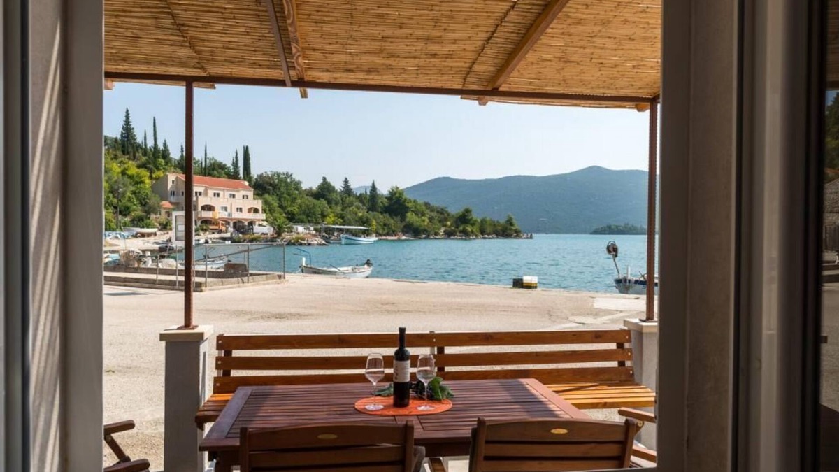 Hodilje House | Holiday Home Anima Maris- Duplex Two Bedroom Holiday Home with Terrace and Sea View