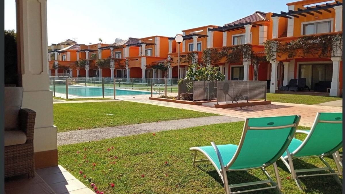 Luz de Tavira House | Holiday Home 'Anis Lux Tavira Residence 5Q' with Shared Pool, Wi-Fi and Air Conditioning