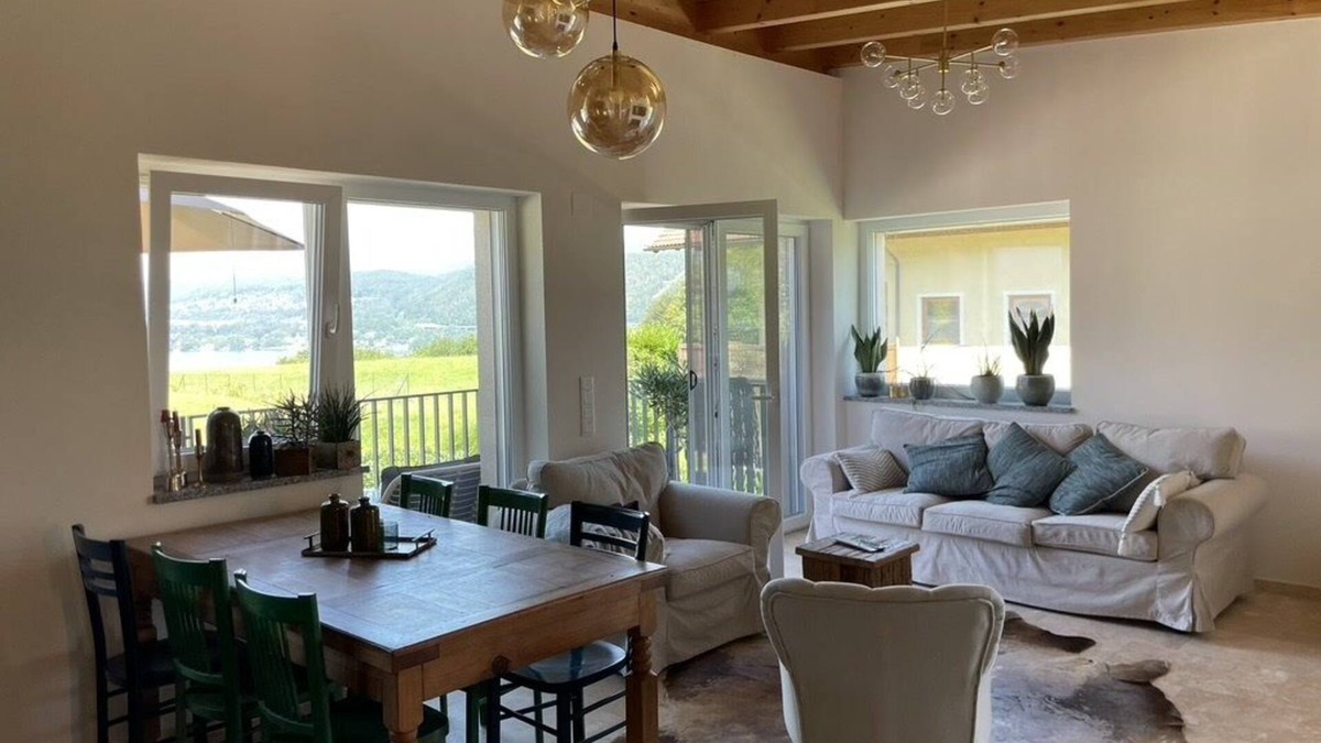 Schiefling am See House | Holiday Home 'Casa Tapeo' with Lake View, Shared Pool and Wi-Fi