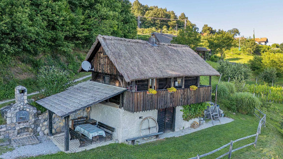 Srednje Grcevje House | Holiday home at the edge of the forest