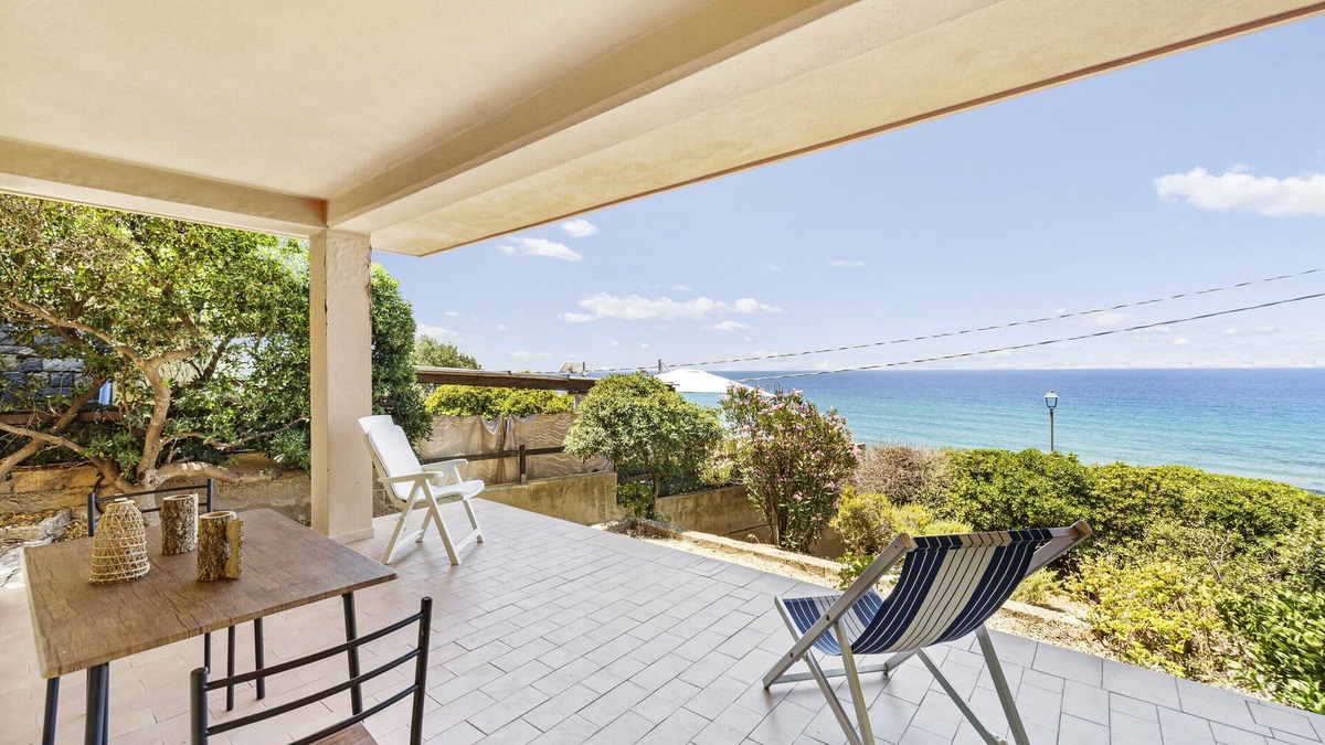 Marina di Gutturu Flumini House | Holiday Home 'Aventino Gutturu' with Sea View, Private Terrace and Private Garden