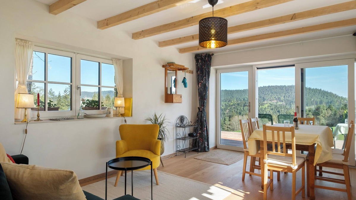 Lauterbach House | Holiday Home 'Backhaus' with Mountain View, Private Terrace and Private Garden