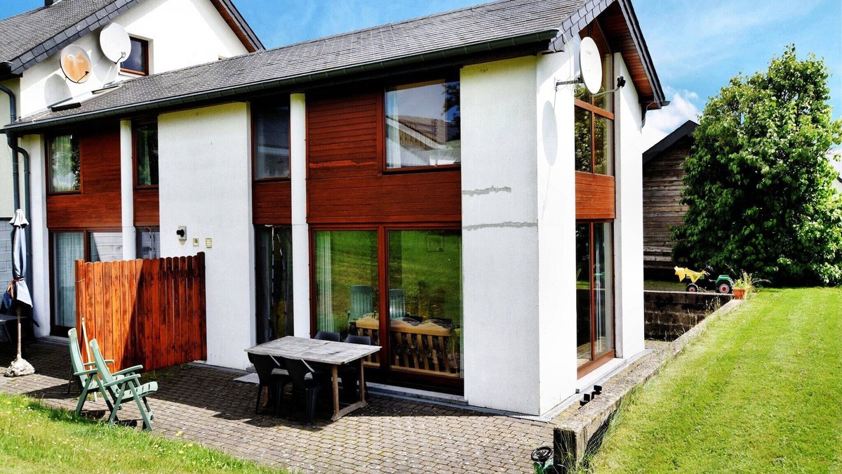 Medendorf House | Holiday Home in St.Vith with hot tub