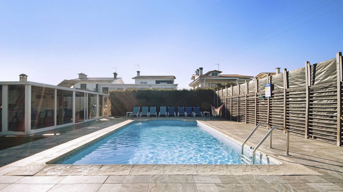 Rates House | Holiday Home 'Big Dreams AL' with Pool & Wi-Fi