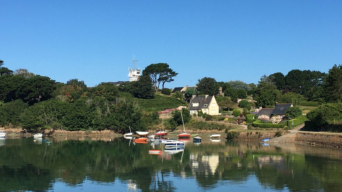 Ile-de-Brehat House | Holiday Home 'Bréhat - Villa San Denn' with Sea View, Private Garden and Wi-Fi