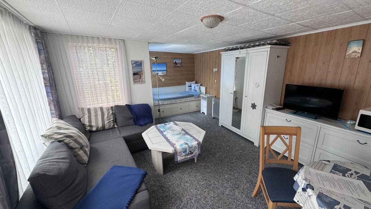 Muritz House | Holiday Home 'Bungalow 2' with Private Terrace, Shared Garden and Wi-Fi