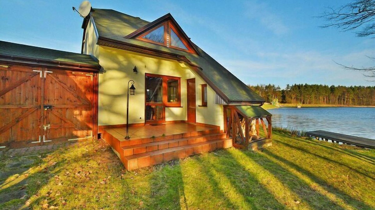 gmina Manowo House | Holiday home by the lake, Rosnowo