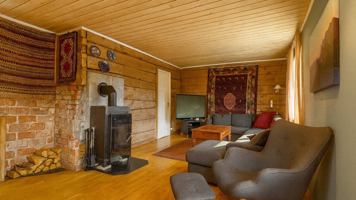 Botnhamn House | Holiday home by the sea with sea views, full kitchen and good wi-fi