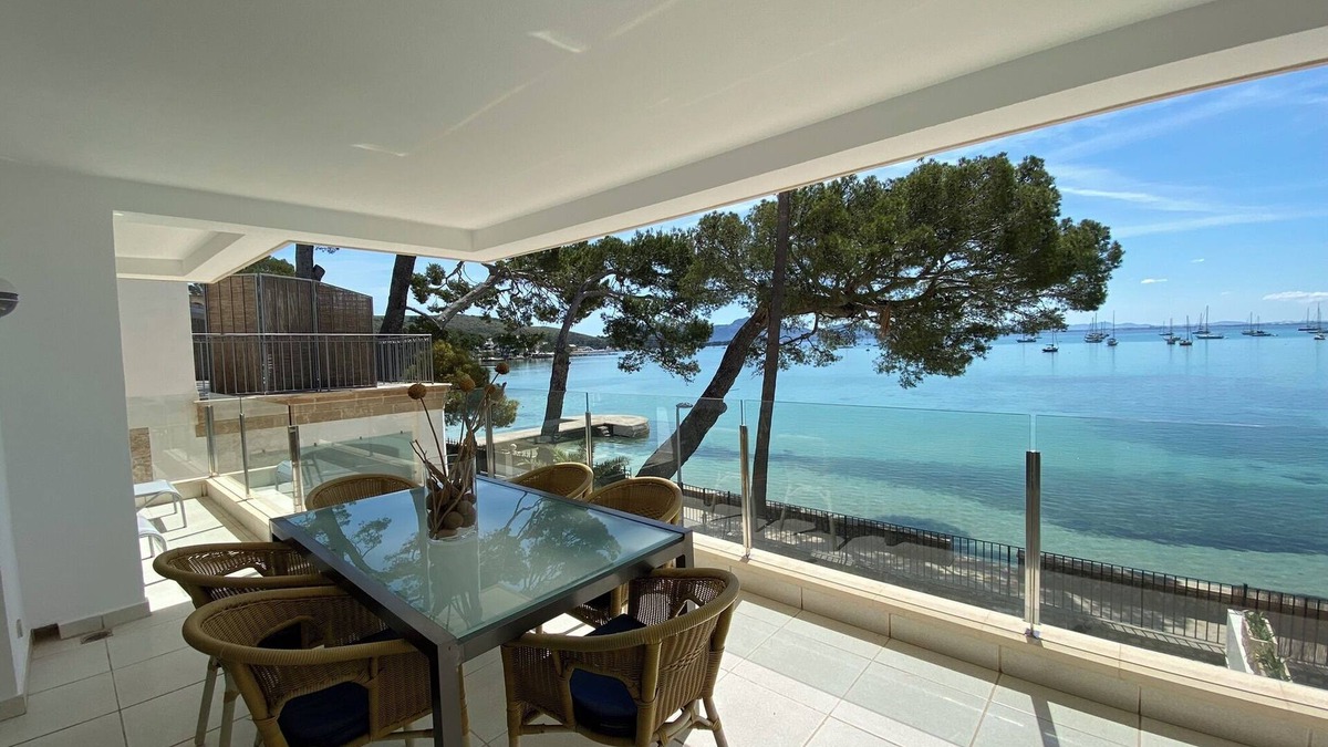 Puerto de Pollensa House | Holiday Home Catalina 2A Tres Dormitorios with Sea View, Wi-Fi & Terrace