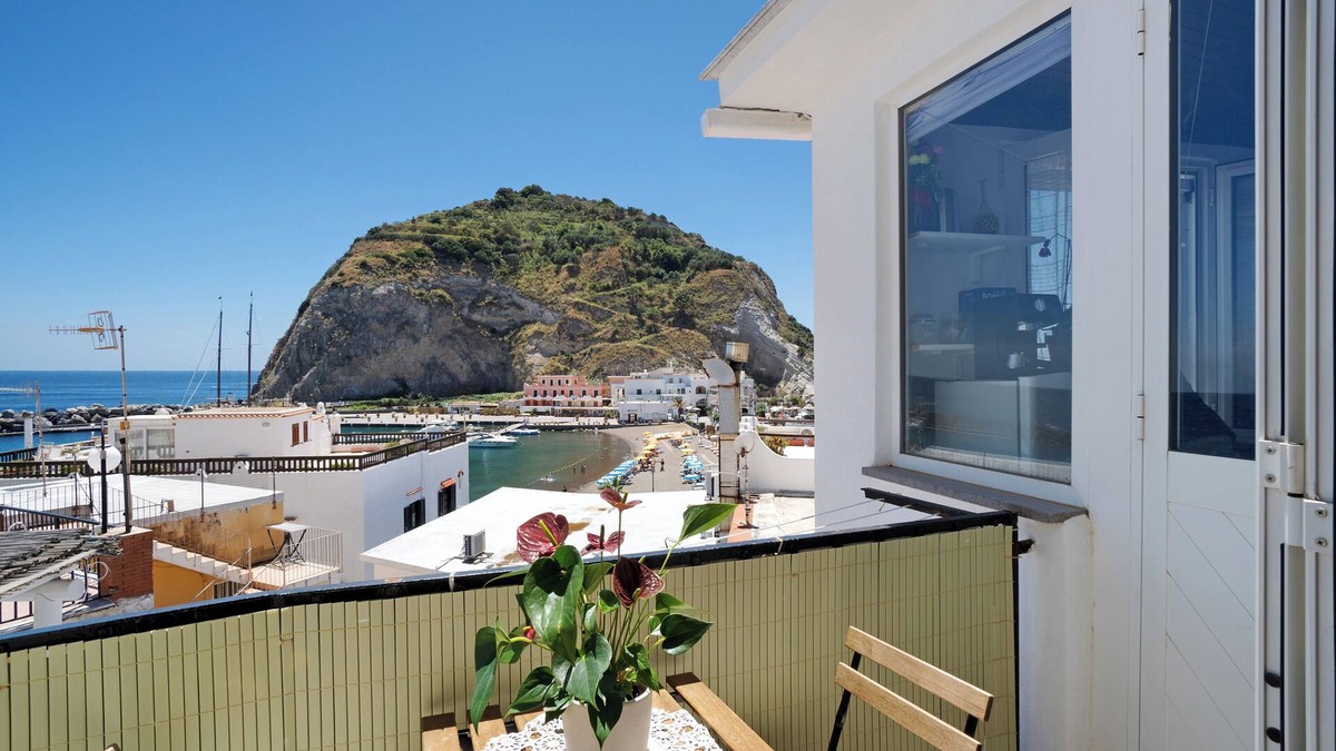Sant'Angelo House | Holiday Home 'Casatullio - Sant'angelo D'ischia' with Sea View, Wi-Fi and Air Conditioning