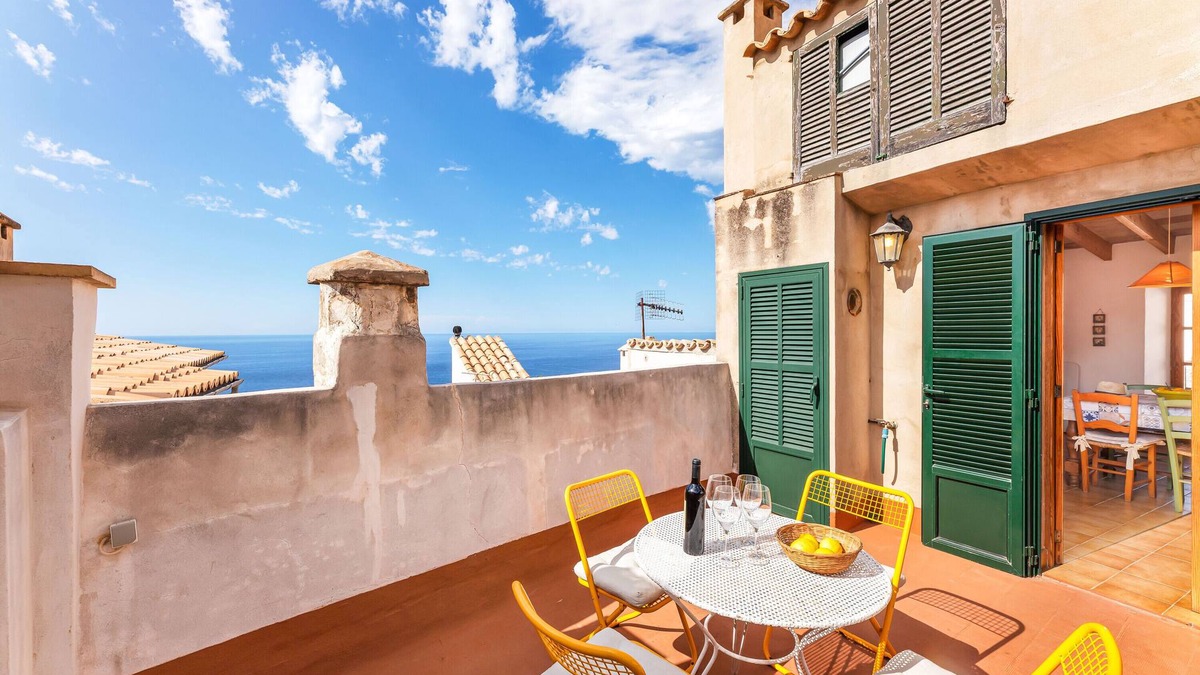 Banyalbufar House | Holiday Home 'Ca Sa Padrina' with Sea View, Private Terrace and Wi-Fi