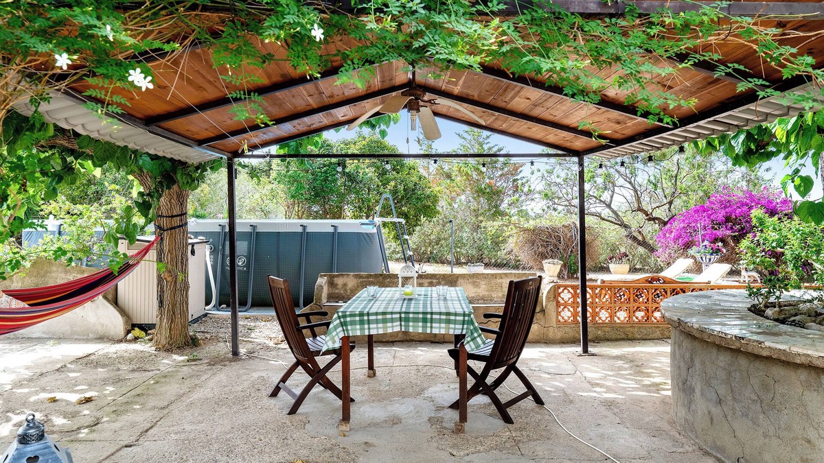 Botarell House | Holiday Home 'Can Wancho' with Mountain View, Private Pool and Air Conditioning