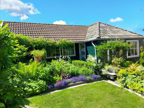 Alkmaar House | Holiday Home Canal View
