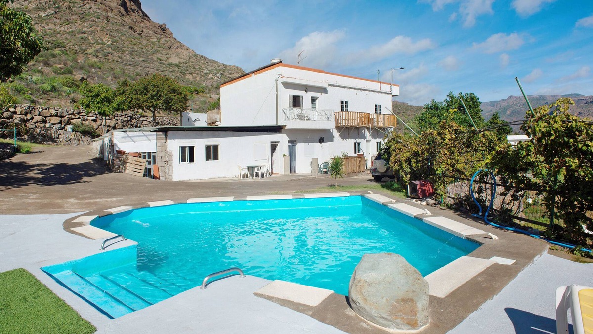 Mogan Apartment | Holiday Home "Casa Aguacate" with Mountain View, Pool & Wi-Fi
