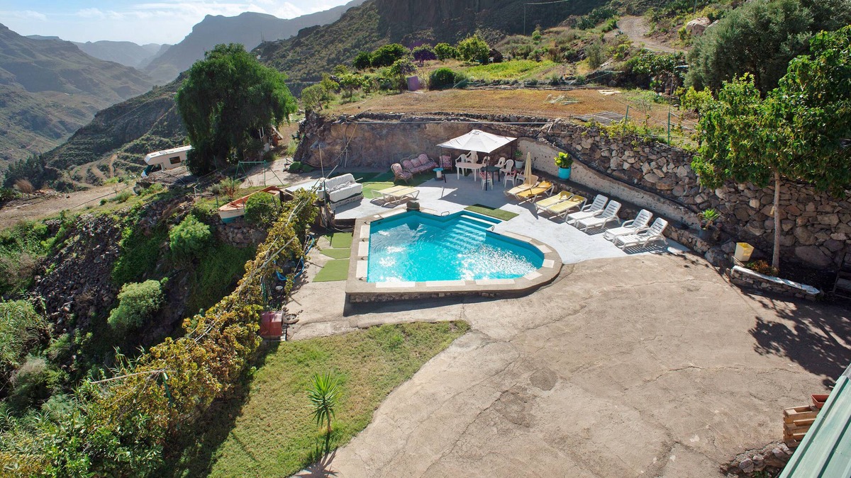 Mogan Apartment | Holiday Home "Casa Almendro" with Mountain View, Pool & Wi-Fi