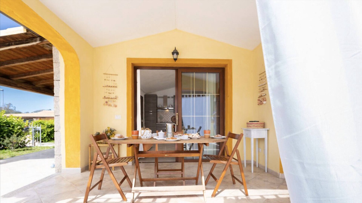 Buddittogliu Straulas House | Holiday Home 'Casa Capo Coda Cavallo' with Shared Pool, Wi-Fi and Air Conditioning